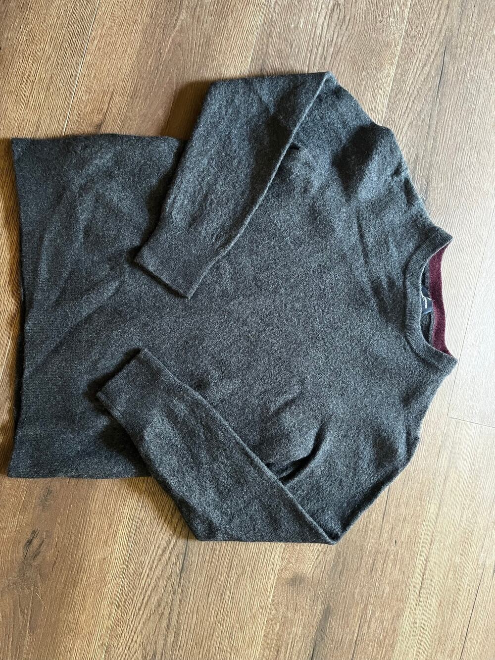 Daniel Hechter Paris Men’s L 100% Merino Wool Sweater Gray – Shrunken / Small
